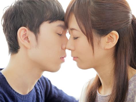 ディープ キス しない|ディープキスの全てがわかる！やり方や気持ち、テクニックに.